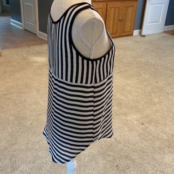 💜 5 for $25 or 3 for $18 Everly black and white striped top - Picture 3 of 8